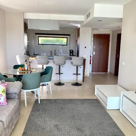 New Stunning Ocean Aprt In 